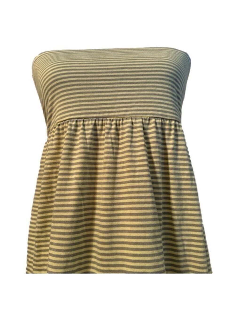 Old Navy Maxi Dress.
Size Small
NEW
Olive Green/ Yellow Striped - Picture 12 of 13